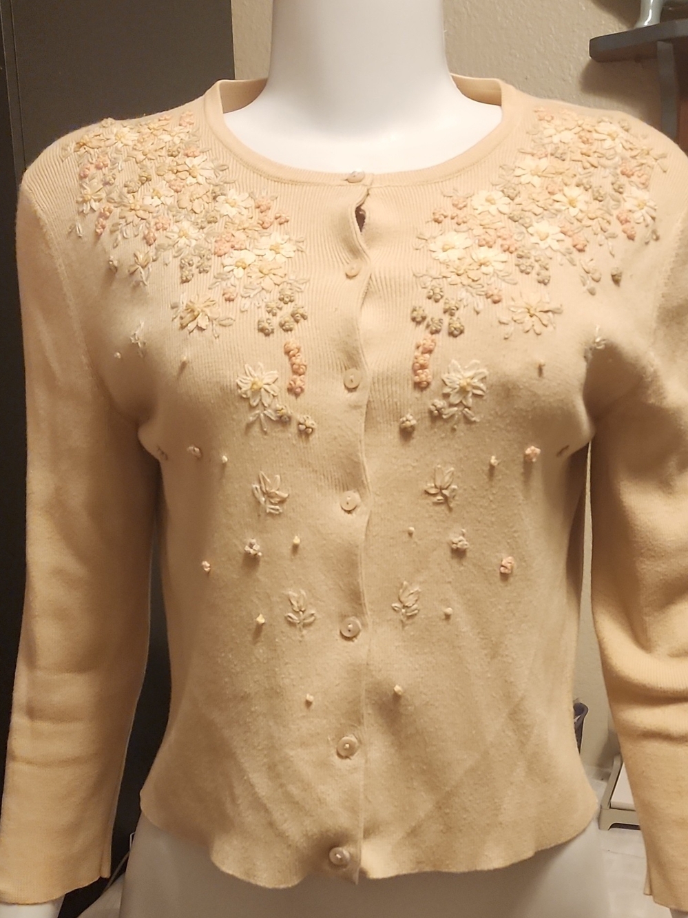 Ann Taylor Women's Beige Knit Crew Neck Long Sleeve Floral Cardigan Sweater M